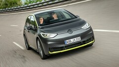 Volkswagen planea lanzar el VW ID.3 GTX más potente el año que viene, que es cuando el coche compacto eléctrico va a recibir su primer lavado de cara (Imagen: Volkswagen)