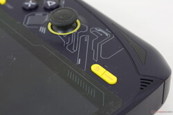 El botón Turbo inicia OneXConsole, mientras que el botón situado justo al lado inicia el teclado en pantalla