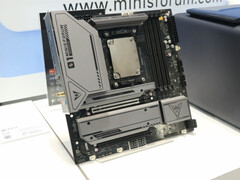 El DeskMini F1FGM incorpora el chipset X870 de AMD en una placa base Micro-ATX. (Fuente de la imagen: vía PC Watch)