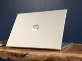 El HP OmniBook 5 16 es un portátil básico y sin florituras para escolares y muiltimedia ligera (Fuente de la imagen: Notebookcheck)