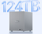 El NAS Wildcat Lake incorpora almacenamiento UFS 3.1 soldado. En la imagen: una fotografía promocional del ME Pro 304 en la que se destaca la capacidad total de almacenamiento.