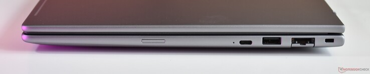 Correcto: USB-C 3.2 Gen 2, USB-A 3.2 Gen 1, RJ45-Ethernet, ranura para candado Kensington