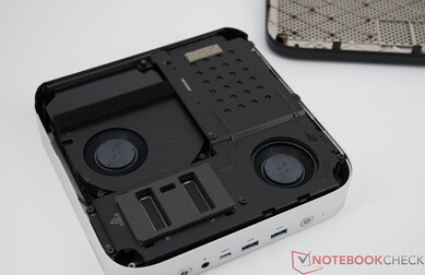 Minisforum M2 Pro sin cubierta de la base