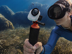 La Insta360 Go Ultra se lanzará en dos colores. (Fuente de la imagen: vía Igor Bogdanov)