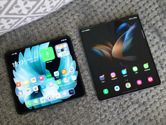 Applela supuesta decisión de la compañía de dotar al "iPhone Fold" de un factor de forma compacto podría ayudar a separar el dispositivo de la multitud, al igual que el iPhone 12 mini y el iPhone 13 mini. (Fuente de la imagen: Digital Trends)