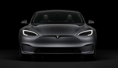 Tesla parece empeñada en que los compradores de sus vehículos premium paguen incluso después de desembolsar 100.000 dólares por un vehículo. (Fuente de la imagen: Tesla)