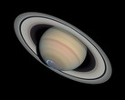 Una imagen que muestra Saturno con auroras. (Fuente de la imagen: WikiImages - Pixabay)