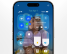 El diseño del software Liquid Glass afecta en gran medida a la estética de la Central de Control de iOS. (Fuente de la imagen: Apple en YouTube)