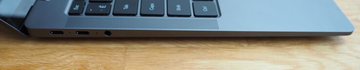 Lado izquierdo: USB-C 3.2 Gen 1, Thunderbolt 4, audio