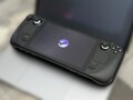 La Steam Deck utiliza una APU personalizada de AMD y SteamOS 3.0 basado en Linux. (Fuente de la imagen: @AKoshelkov)
