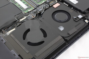 Los ventiladores internos son más grandes que en el Alienware 16 Area-51