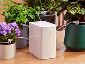 El GrowCube puede determinar de forma inteligente cuándo regar tu planta y cuánta agua darle. (Fuente de la imagen: Elecrow vía Kickstarter)