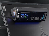 El cargador portátil PB9 de Legion, de 170 W, cuesta unos 82 dólares en China. En la imagen: una fotografía promocional del cargador portátil colocado sobre un ordenador portátil.