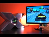 El YouTuber de tecnología Macho Nacho ha recreado fielmente el prototipo de la Xbox del año 2000, por primera vez de forma jugable. (Fuente de la imagen: Macho Nacho Productions vía YouTube)