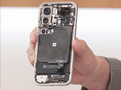 Según los informes, el Pro Max contará con la batería más grande. En la imagen: el interior de la serie Xiaomi 17 Pro (Fuente de la imagen: Lu Weibing)