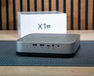 El Minisforum AI X1 Pro, en la imagen, puede que pronto sea sustituido por una opción potenciada por AMD Strix Halo. (Fuente de la imagen: Notebookcheck)