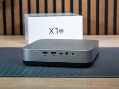 El Minisforum AI X1 Pro, en la imagen, puede que pronto sea sustituido por una opción potenciada por AMD Strix Halo. (Fuente de la imagen: Notebookcheck)