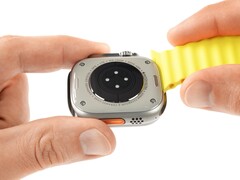 Los relojes inteligentes, como el Apple Watch Ultra, están exentos del reglamento de la UE sobre reparaciones.