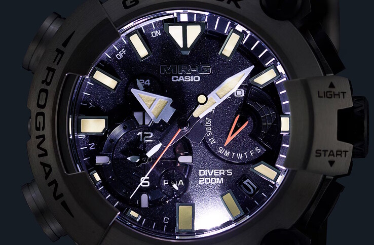 El LED de alta intensidad Super Illuminator, combinado con la gruesa pintura fosforescente Neobrite en las manecillas y los marcadores de índice, garantiza la visibilidad incluso a la máxima profundidad de inmersión del Frogman. (Fuente de la imagen: Casio)