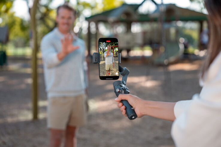 El Osmo Mobile 8 admite controles por gestos. (Fuente de la imagen: DJI)