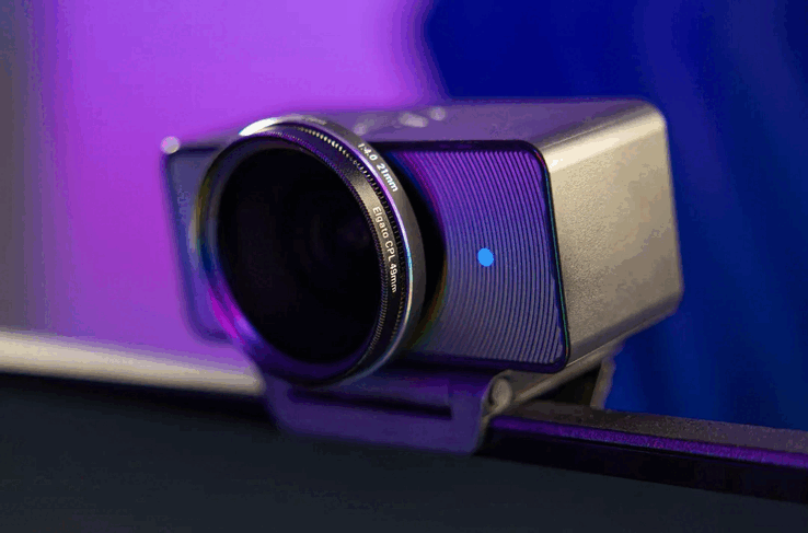 La Elgato Facecam 4K con un filtro CPL acoplado (Fuente de la imagen: Elgato)