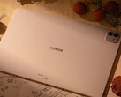 El Honor MagicPad 3 llegará con una enorme actualización de la batería. (Fuente de la imagen: Digital Chat Station)