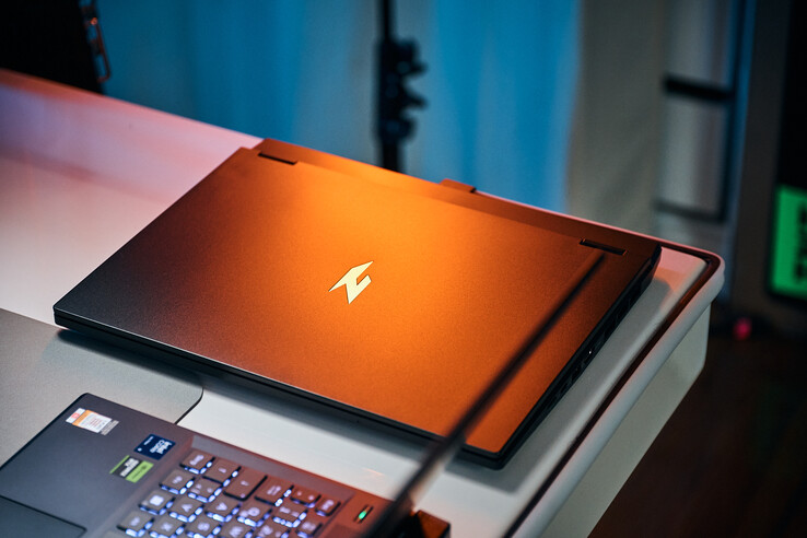Acer Nitro 14 presenta una estética limpia.