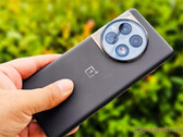 El OnePlus 12 pronto contará con nuevas funciones de IA a nivel mundial. (Fuente de la imagen: Notebookcheck)
