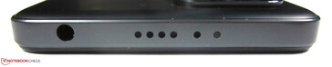 En la parte superior: IR blaster, micrófono, conector de audio de 3,5 mm