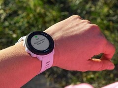 El Garmin Forerunner 55 (en la imagen) recibe una nueva actualización. (Fuente de la imagen: Garmin)