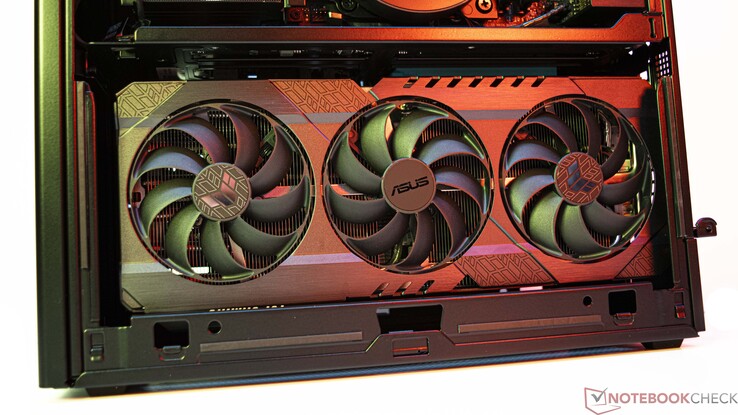 Asus TUF GeForce RTX 3080 Ti OC en el Intel NUC 13 Extreme Raptor Canyon Asus TUF GeForce RTX 3080 Ti OC en el Intel NUC 13 Extreme Raptor Canyon