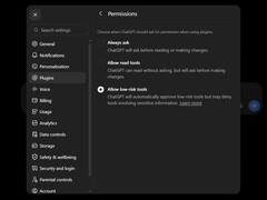 Captura de pantalla de la configuración de ChatGPT, complementos y permisos con las opciones «Preguntar siempre», «Permitir herramientas de lectura» y «Permitir herramientas de bajo riesgo».