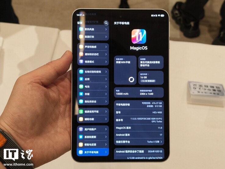Imagen de la Honor Win Tablet durante una prueba de uso.