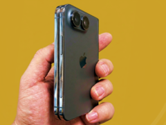 imagen práctica del modo de diseño iPhone Ultra/Fold.