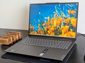 Análisis del portátil Lenovo Yoga Pro 9 16IMH9: 75 W GeForce RTX 4050 supera sus prestaciones