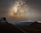 Imagen que muestra el cometa Lemmon y la Vía Láctea sobre Hawai. (Fuente de la imagen: Observatorio Gemini Internacional/NOIRLab/NSF/AURAProcesamiento de imágenes: M. Rodriguez (Observatorio Internacional Gemini/NSF NOIRLab) &amp; M. Zamani (NSF NOIRLab))