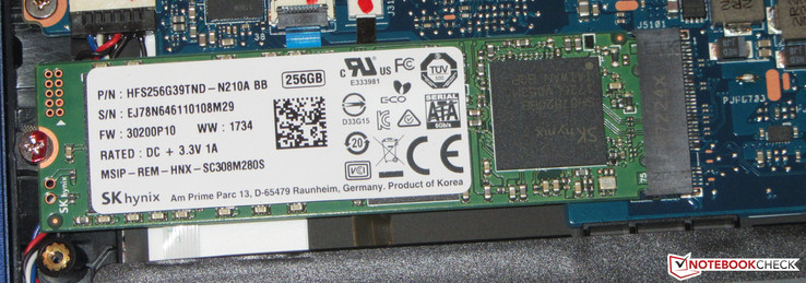 ASUS ha instalado un SSD SATA III.