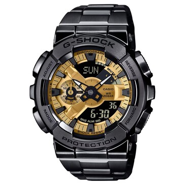 El G-Shock GM-110BD-1A9 luce una esfera dorada enmarcada por un bisel de acero inoxidable chapado en iones totalmente negro