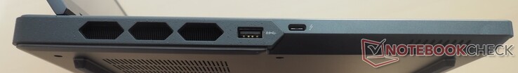 Izquierda: USB 3.2 Gen1 Tipo-A, USB 3.2 Gen2 Tipo-C (incl. DisplayPort 1.4 y 140 W Power Delivery)