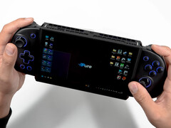 Las versiones modificadas del GPD Win 5 no están disponibles como unidades de venta al público. En la imagen: uno de los mods en acción. (Fuente de la imagen: PureDIY)