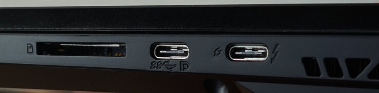 Puertos a la derecha: Lector de tarjetas SD, USB-C (10 Gbit/s, DP), Thunderbolt 4