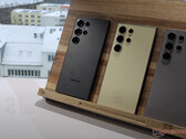 El Galaxy S24 Ultra mejora las cámaras de su predecesor, pero sigue sin poder competir con muchos otros smartphones de su rango de precios. (Fuente de la imagen: Notebookcheck)