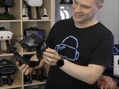 VoodooDE VR con el supuesto casco Steam Frame.