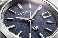 El Citizen AQ4100-65M (en la imagen) tiene el motivo del águila grabado en la corona, la esfera y el fondo de la caja. (Fuente de la imagen: Citizen)
