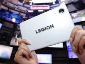 Se prevé que el próximo Legion Y700 Infinite incorpore el Snapdragon 8 Elite Gen 5 Leading Version. En la imagen: la versión en color blanco de la tableta.