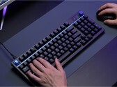 El teclado para juegos Logitech G316 X, visto sobre un escritorio