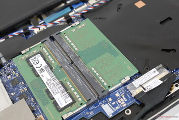 2 ranuras SODIMM accesibles; algo poco habitual en los portátiles 2 en 1