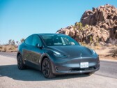 Los propietarios de un vehículo Tesla antiguo en China pueden ahora ahorrar algo de dinero en su actualización a un nuevo vehículo eléctrico como el Tesla Model Y (Imagen: Tyler Casey)