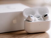 Apple se espera que cambie sus estrategias de venta para los AirPods Pro 2. (Fuente de la imagen: David Levêque)