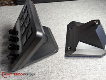 Sustituya el soporte estándar (izquierda) por el XLR Dock (derecha)